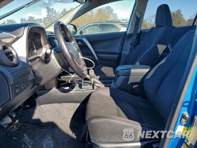 Zdjęcie 7 z 16 samochodu: 2017 TOYOTA RAV4 XLE VIN:JTMWFREVXHJ101232 - miniatura