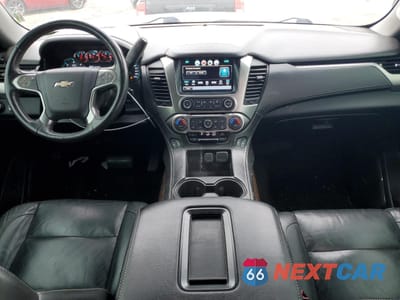 Zdjęcie 8 z 14 samochodu: 2017 CHEVROLET SUBURBAN K1500 LT VIN:1GNSKHKC8HR174809 - miniatura