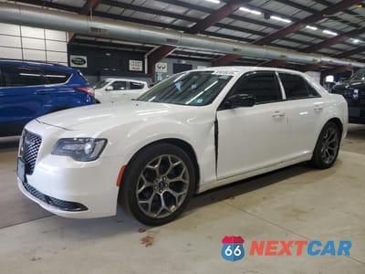 2018 CHRYSLER 300 TOURING 2C3CCAAG0JH308146 - główne zdjęcie licytacji z USA - miniatura