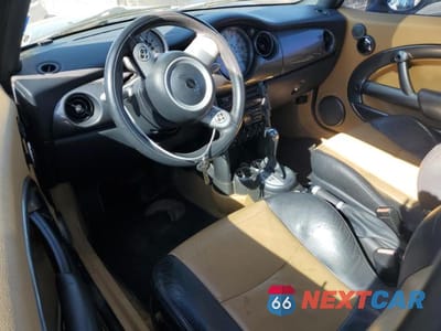 Zdjęcie 8 z 12 samochodu: 2006 MINI COOPER VIN:WMWRC33556TK16213 - miniatura
