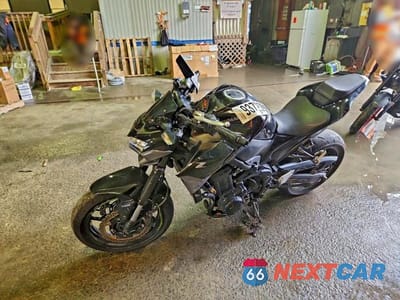 Trzecie zdjęcie samochodu z tyłu: 2024 KAWASAKI ZR900 F VIN:ML5ZRDF13RDA69207 - miniatura
