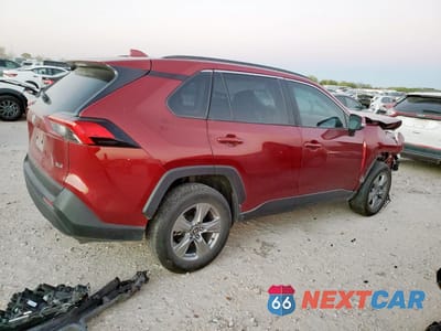 Trzecie zdjęcie samochodu z tyłu: 2024 TOYOTA RAV4 XLE VIN:2T3W1RFV7RW345842 - miniatura
