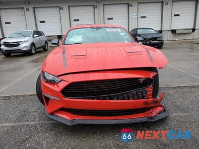Piąte zdjęcie samochodu w środku: 2020 FORD MUSTANG VIN:1FA6P8TD9L5123702 - miniatura