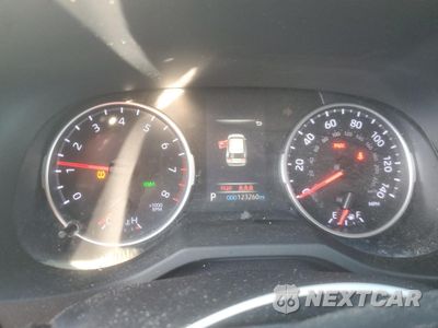 Zdjęcie 9 z 14 samochodu: 2019 TOYOTA RAV4 XLE VIN:JTMP1RFV2KD503981 - miniatura