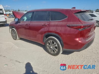 Drugie zdjęcie samochodu z przodu: 2022 TOYOTA HIGHLANDER XLE VIN:5TDGZRAH5NS541496 - miniatura