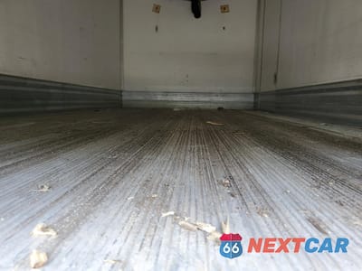 Zdjęcie 10 z 13 samochodu: 2015 ISUZU NPR HD REFRIGERATED DELIVERY TRUCK VIN:54DC4W1B6FS800461 - miniatura