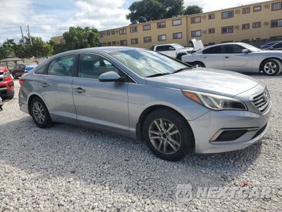 Czwarte zdjęcie samochodu z boku: 2016 HYUNDAI SONATA SE VIN:5NPE24AF7GH302344 - miniatura