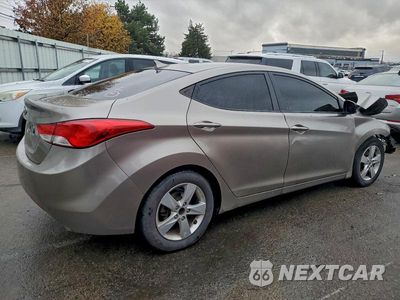 Trzecie zdjęcie samochodu z tyłu: 2013 HYUNDAI ELANTRA GLS VIN:5NPDH4AE1DH303907 - miniatura