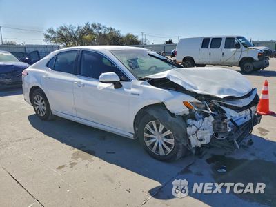 Czwarte zdjęcie samochodu z boku: 2020 TOYOTA CAMRY LE VIN:4T1C31AKXLU011221 - miniatura