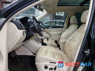 Zdjęcie 7 z 12 samochodu: 2012 VOLKSWAGEN TIGUAN S VIN:WVGBV7AX9CW583440 - miniatura