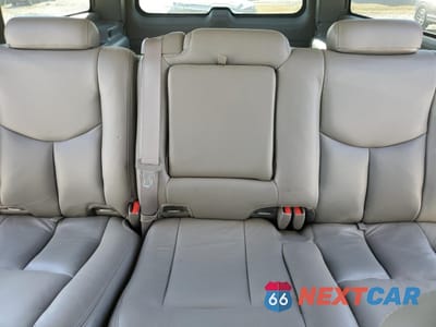 Zdjęcie 10 z 15 samochodu: 2005 GMC YUKON XL DENALI VIN:1GKFK66UX5J197489 - miniatura