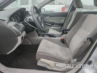 Zdjęcie 7 z 13 samochodu: 2009 HONDA ACCORD LX VIN:1HGCP26349A180436 - miniatura
