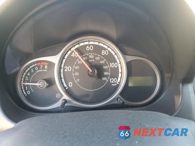 Zdjęcie 9 z 13 samochodu: 2012 MAZDA MAZDA2 VIN:JM1DE1KY1C0137478 - miniatura