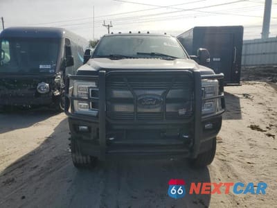 Piąte zdjęcie samochodu w środku: 2018 FORD F350 SUPER DUTY VIN:1FT8W3DT8JEC36620 - miniatura