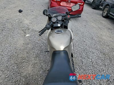 Zdjęcie 6 z 8 samochodu: 2007 KAWASAKI EX500 D VIN:JKAEXVD127A104702 - miniatura