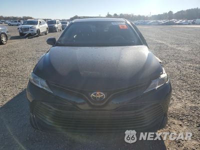 Piąte zdjęcie samochodu w środku: 2018 TOYOTA CAMRY L VIN:4T1B11HK5JU140522 - miniatura