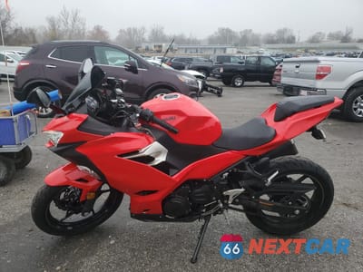 Trzecie zdjęcie samochodu z tyłu: 2021 KAWASAKI EX400 VIN:JKAEXKH19MDAD2544 - miniatura