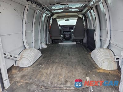 Zdjęcie 10 z 13 samochodu: 2020 CHEVROLET EXPRESS G2 VAN VIN:1GCWGAF19L1270886 - miniatura