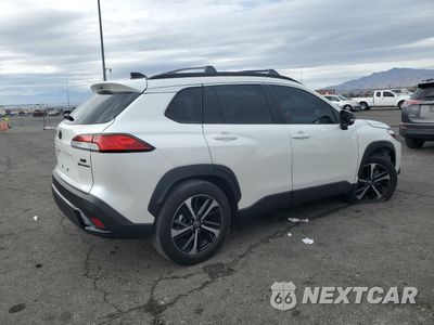 Trzecie zdjęcie samochodu z tyłu: 2025 TOYOTA COROLLA CROSS SE VIN:7MUFBABG5SV071429 - miniatura