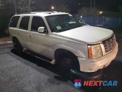 Czwarte zdjęcie samochodu z boku: 2004 CADILLAC ESCALADE LUXURY VIN:1GYEK63N94R243201 - miniatura
