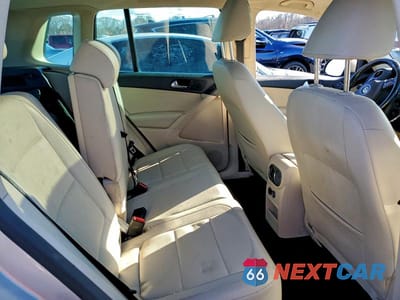 Zdjęcie 11 z 12 samochodu: 2011 VOLKSWAGEN TIGUAN S VIN:WVGBV7AX8BW514950 - miniatura