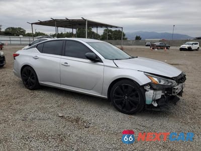 Czwarte zdjęcie samochodu z boku: 2019 NISSAN ALTIMA SR VIN:1N4BL4CV1KC125739 - miniatura