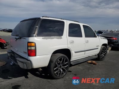 Trzecie zdjęcie samochodu z tyłu: 2005 GMC YUKON VIN:1GKEC13V35J253362 - miniatura