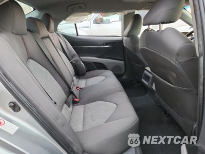 Zdjęcie 10 z 15 samochodu: 2019 TOYOTA CAMRY L VIN:4T1B11HK3KU759556 - miniatura