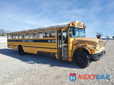 2000 INTERNATIONAL 3000 3800 1HVBBAAN5YH324572 - główne zdjęcie licytacji z USA - miniatura