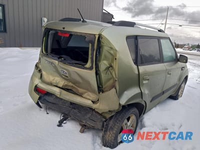 Trzecie zdjęcie samochodu z tyłu: 2010 KIA SOUL + VIN:KNDJT2A25A7157975 - miniatura