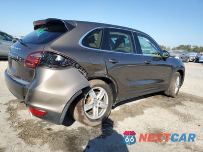 Trzecie zdjęcie samochodu z tyłu: 2012 PORSCHE CAYENNE VIN:WP1AA2A24CLA10531 - miniatura