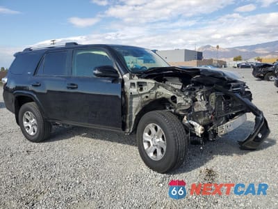 Czwarte zdjęcie samochodu z boku: 2021 TOYOTA 4RUNNER SR5/SR5 PREMIUM VIN:JTENU5JR4M5873954 - miniatura