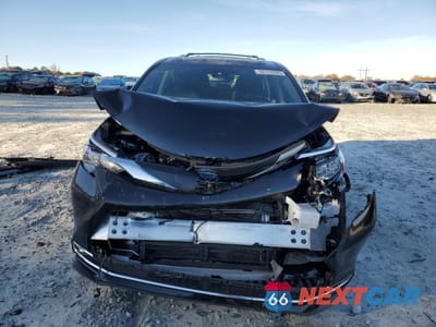 Piąte zdjęcie samochodu w środku: 2024 TOYOTA SIENNA XLE VIN:5TDYRKEC4RS211025 - miniatura