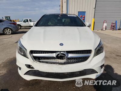 Piąte zdjęcie samochodu w środku: 2014 MERCEDES-BENZ CLA 250 VIN:WDDSJ4EB8EN155418 - miniatura