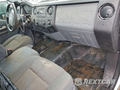 Zdjęcie 8 z 12 samochodu: 2013 FORD F250 SUPER DUTY VIN:1FTBF2B68DEB13031 - miniatura