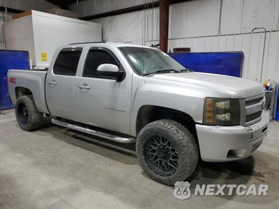 Czwarte zdjęcie samochodu z boku: 2010 CHEVROLET SILVERADO K1500 LT VIN:3GCRKSE37AG198881 - miniatura