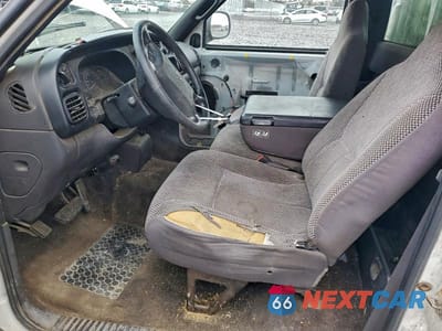 Zdjęcie 7 z 12 samochodu: 2001 DODGE RAM UTILITY / SERVICE TRUCK VIN:3B7KC26Z51M271832 - miniatura