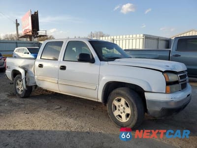 Czwarte zdjęcie samochodu z boku: 2006 CHEVROLET SILVERADO K1500 VIN:2GCEK13T461145535 - miniatura