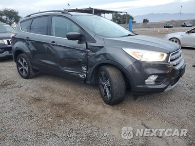 Czwarte zdjęcie samochodu z boku: 2018 FORD ESCAPE SEL VIN:1FMCU0HD1JUB25958 - miniatura