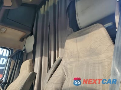 Zdjęcie 6 z 10 samochodu: 2017 VOLVO VNL SEMI TRUCK VIN:4V4NC9EH1HN972984 - miniatura