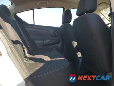 Zdjęcie 10 z 11 samochodu: 2018 NISSAN VERSA S VIN:3N1CN7AP8JL841803 - miniatura