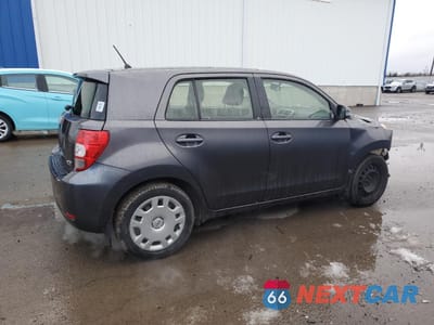 Trzecie zdjęcie samochodu z tyłu: 2013 TOYOTA SCION XD VIN:JTKKUPB47D1031843 - miniatura