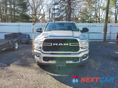 Piąte zdjęcie samochodu w środku: 2019 RAM 3500 VIN:3C7WRTAL8KG553118 - miniatura