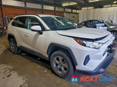 Czwarte zdjęcie samochodu z boku: 2024 TOYOTA RAV4 XLE VIN:2T3P1RFV6RW461652 - miniatura