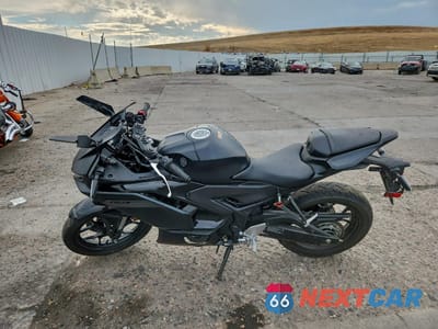 Trzecie zdjęcie samochodu z tyłu: 2025 YAMAHA YFZ320 A VIN:MH3RH25EXSK005344 - miniatura