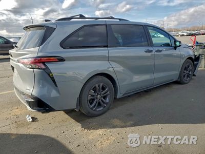 Trzecie zdjęcie samochodu z tyłu: 2025 TOYOTA SIENNA XSE VIN:5TDCSKFC8SS171177 - miniatura