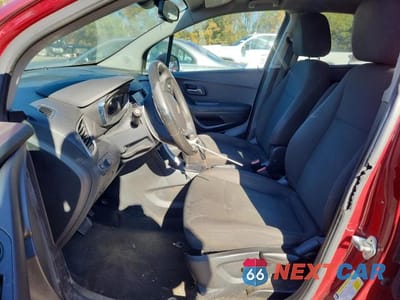 Zdjęcie 7 z 11 samochodu: 2021 CHEVROLET TRAX LS VIN:KL7CJKSB6MB315400 - miniatura