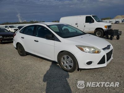 Czwarte zdjęcie samochodu z boku: 2014 FORD FOCUS S VIN:1FADP3E23EL170082 - miniatura