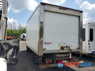 Drugie zdjęcie samochodu z przodu: 2015 ISUZU NPR HD REFRIGERATED DELIVERY TRUCK VIN:54DC4W1B6FS800461 - miniatura