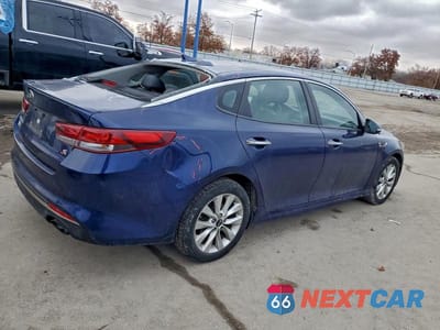 Trzecie zdjęcie samochodu z tyłu: 2018 KIA OPTIMA LX VIN:5XXGT4L39JG224709 - miniatura